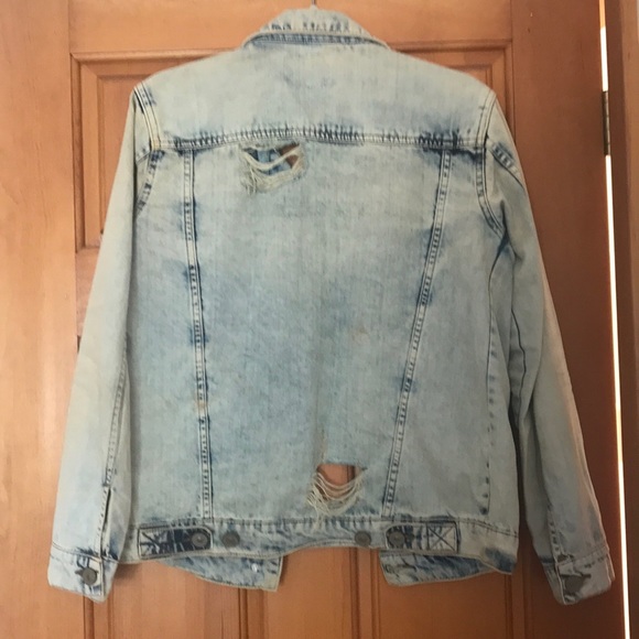 Distressed jean jacket - Picture 3 of 3